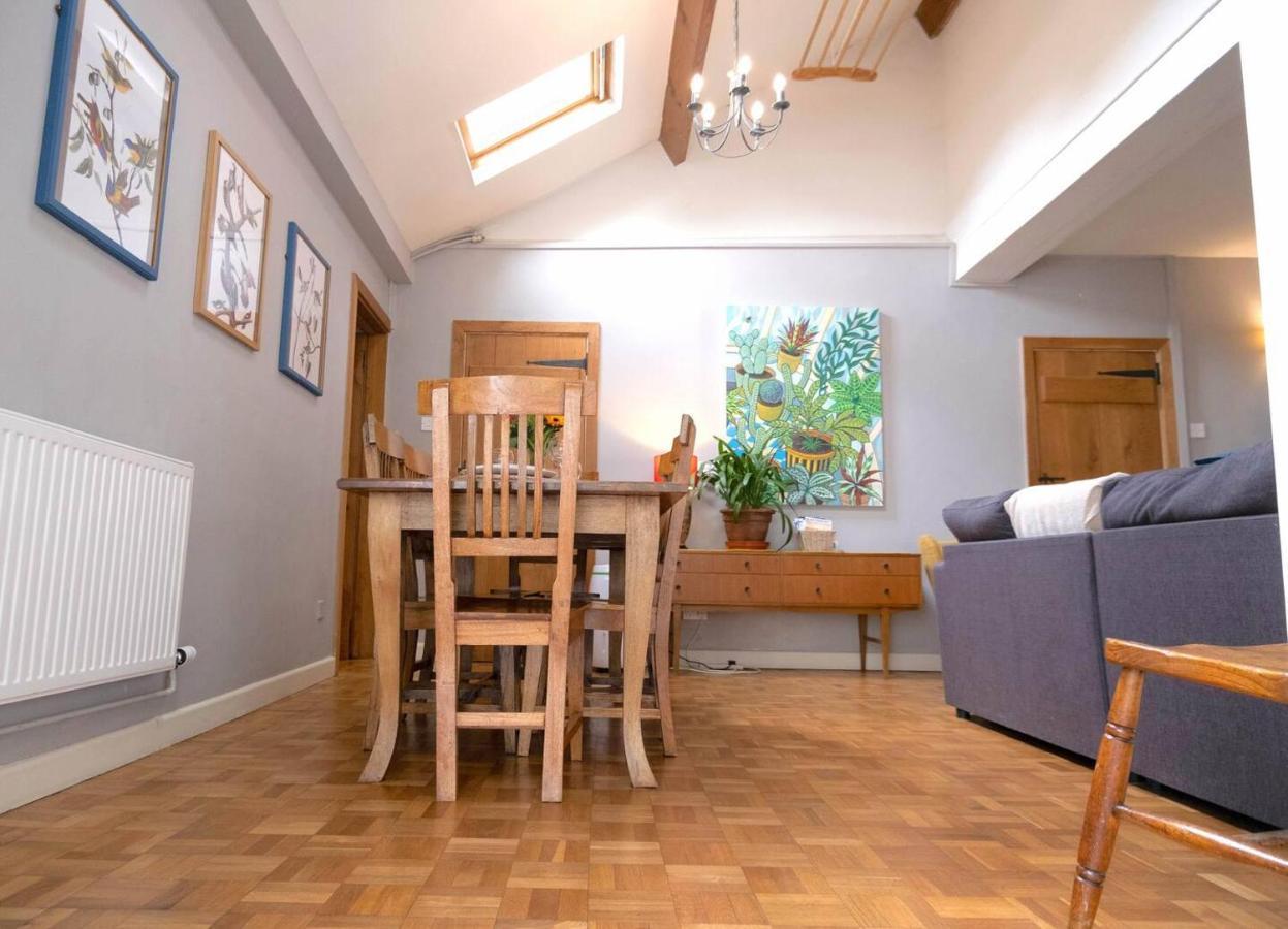 Lovely Property In The Heart Of Somerset, Sleeps 9 Shepton Mallet Esterno foto