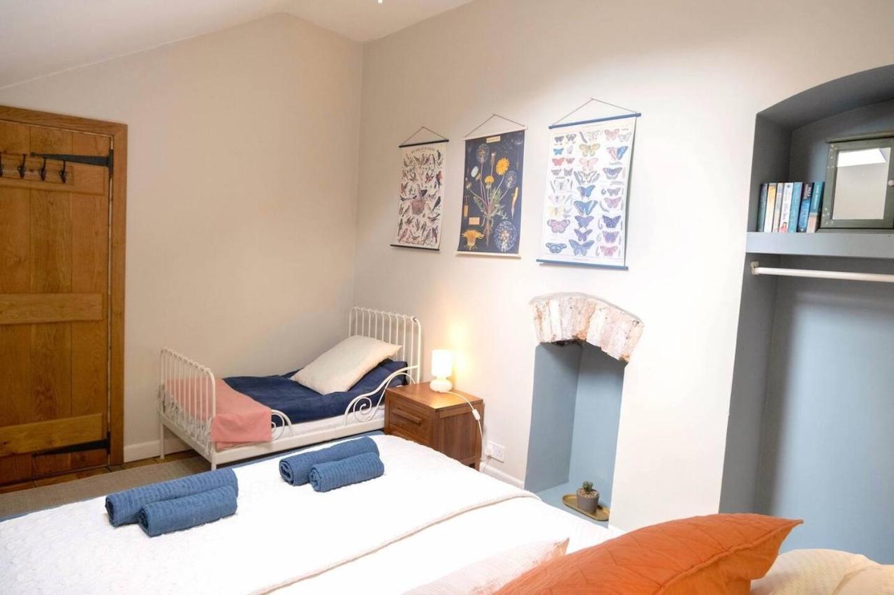Lovely Property In The Heart Of Somerset, Sleeps 9 Shepton Mallet Esterno foto