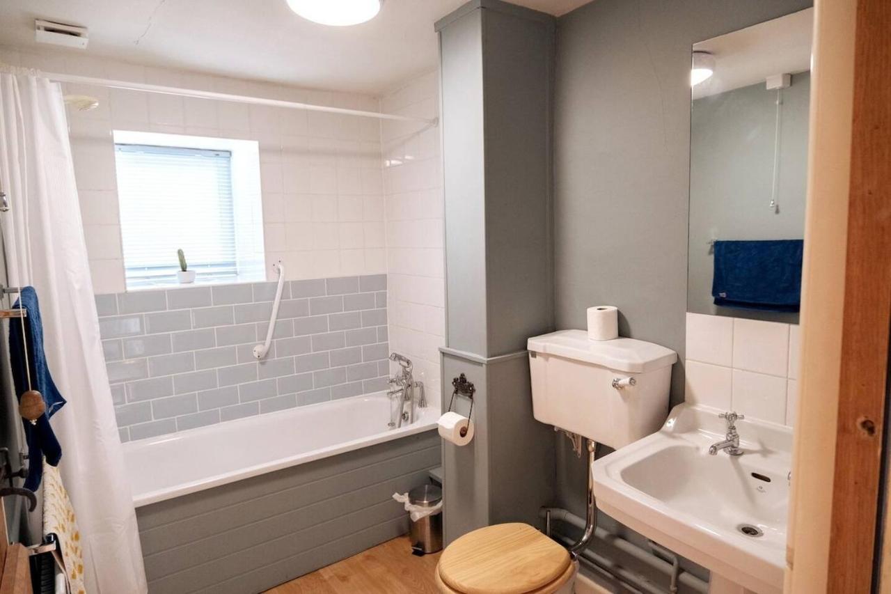 Lovely Property In The Heart Of Somerset, Sleeps 9 Shepton Mallet Esterno foto