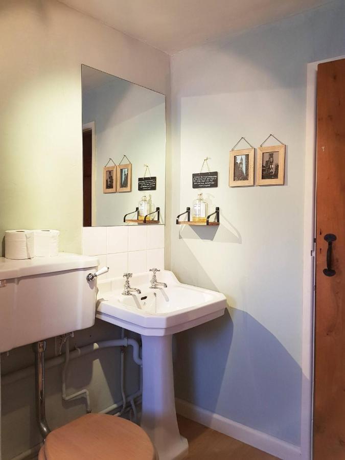 Lovely Property In The Heart Of Somerset, Sleeps 9 Shepton Mallet Esterno foto